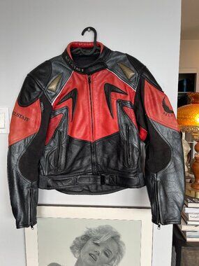 VINTAGE BELSTAFF LEATHER MOTORCYCLE JACKET IN RED AND BLACK SIZE SMALL
